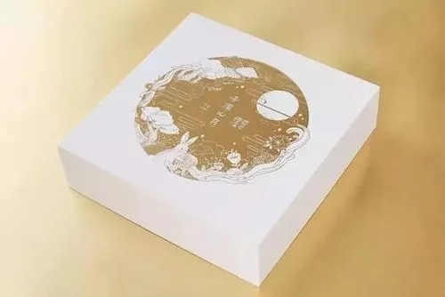 國家郵政局監測數據顯示，截至5月4日，今年我國快遞業(yè)務(wù)量達400億件，比2019年達到400億件提前了128天，比2022年提前了24天。2023年以來(lái)，快遞業(yè)整體呈現企穩回升態(tài)勢，業(yè)務(wù)量增速逐月提速向好，僅用4個(gè)多月就完成400億件，折射出我國居民消費信心增強，經(jīng)濟持續向好的積極信號。